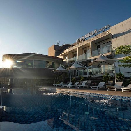 Grandia Hotel Bandung Exterior foto