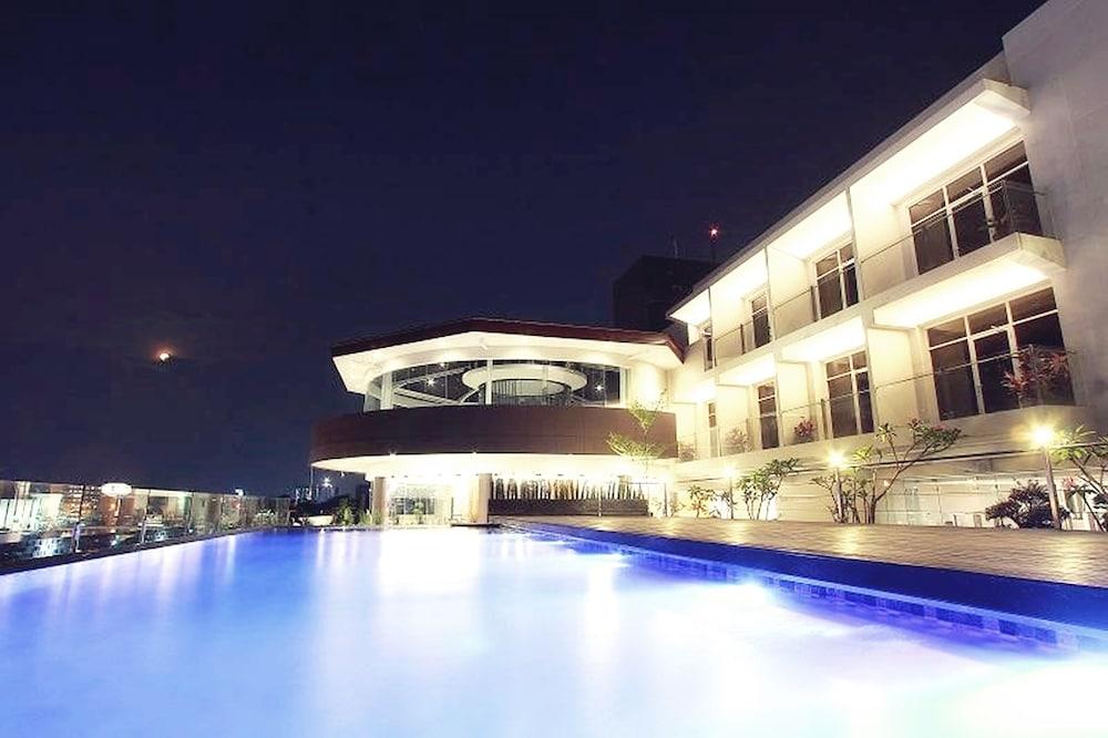 Grandia Hotel Bandung Exterior foto