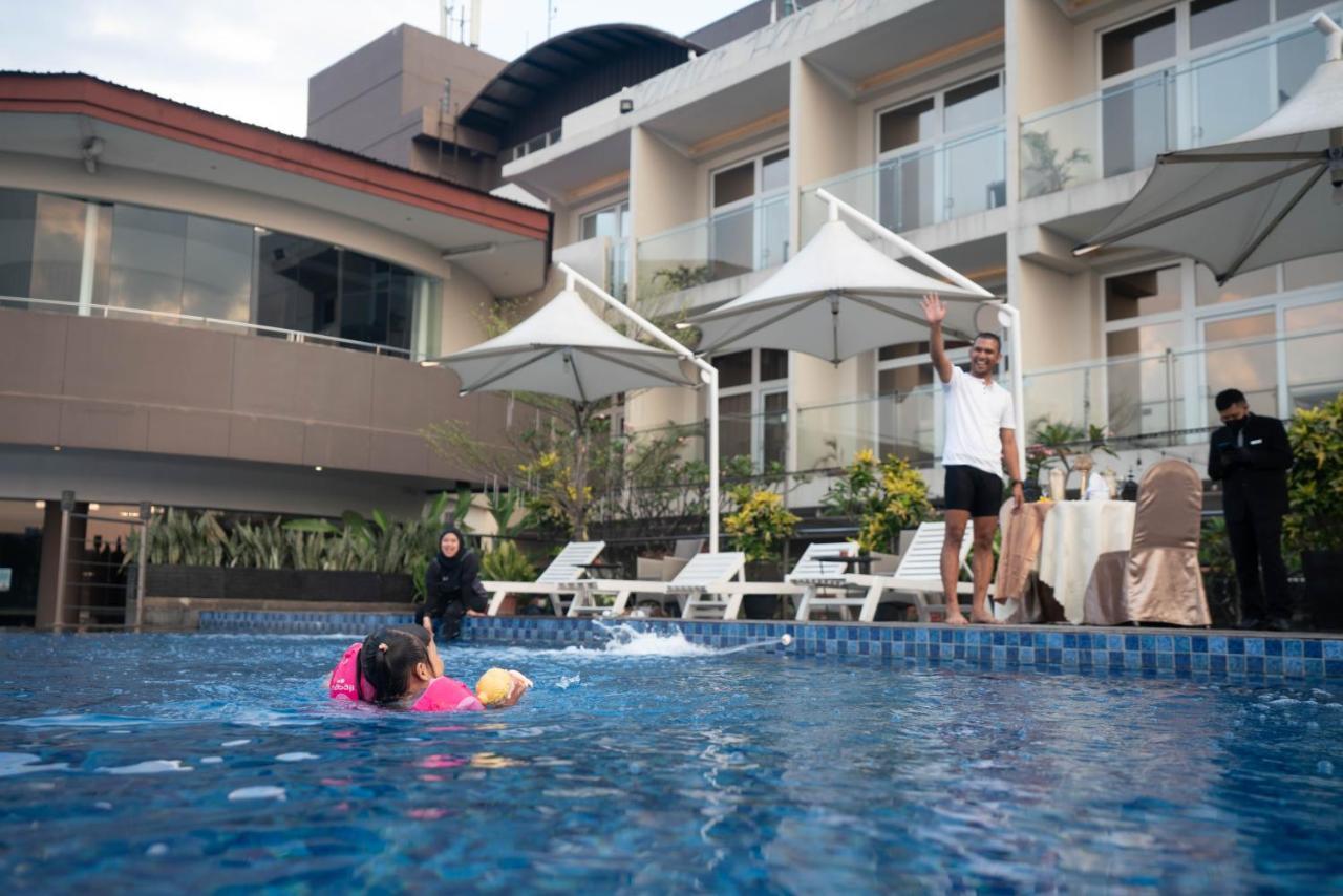 Grandia Hotel Bandung Exterior foto