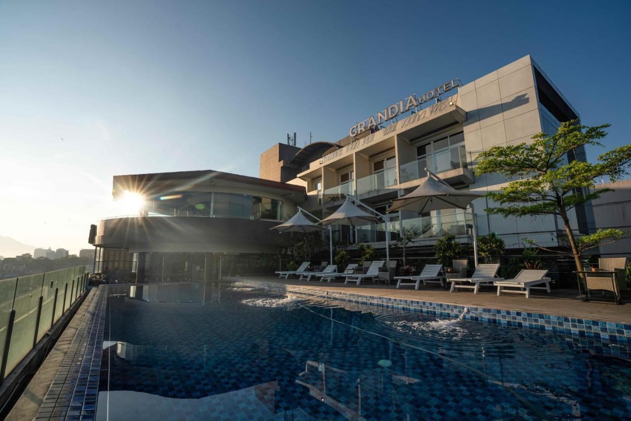 Grandia Hotel Bandung Exterior foto
