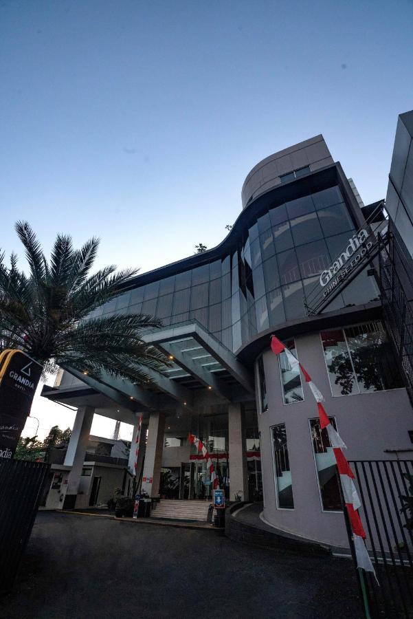 Grandia Hotel Bandung Exterior foto