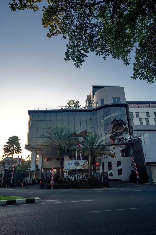 Grandia Hotel Bandung Exterior foto
