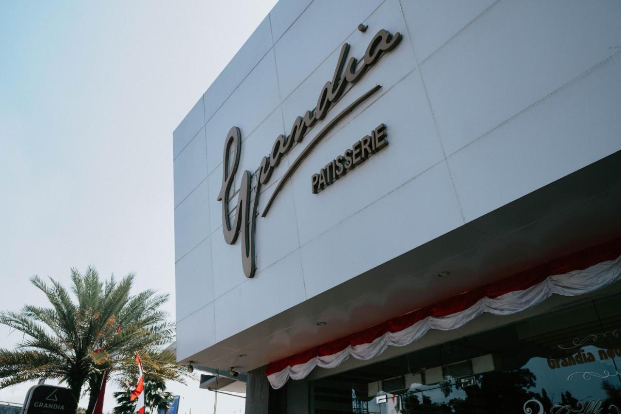 Grandia Hotel Bandung Exterior foto